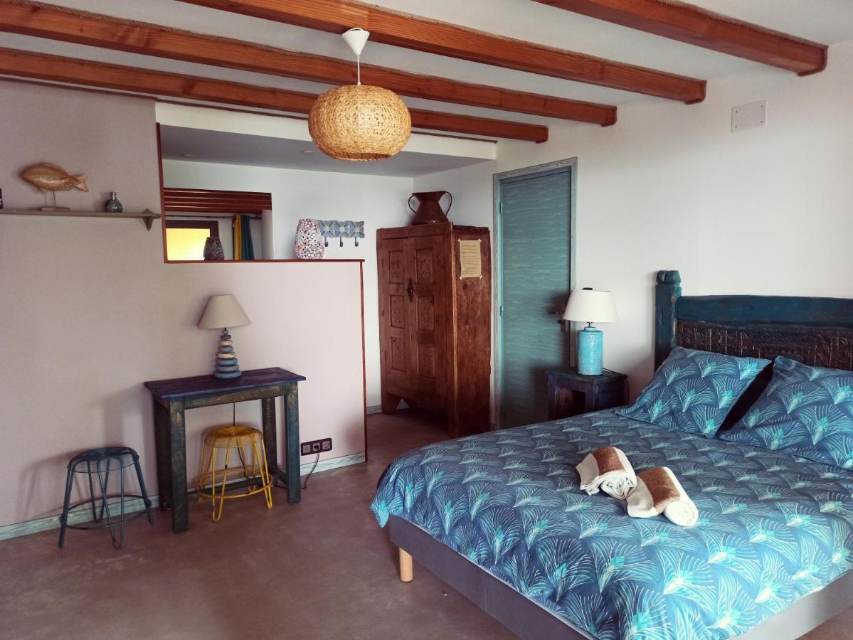 Bed and Breakfast O Reves Ailleurs Saint-Cyr-sur-Mer Esterno foto